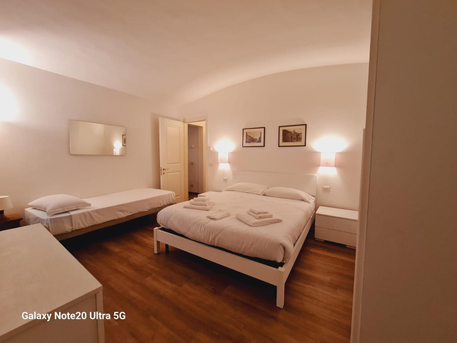 Apartments Close To Duomo Florenz Zimmer foto